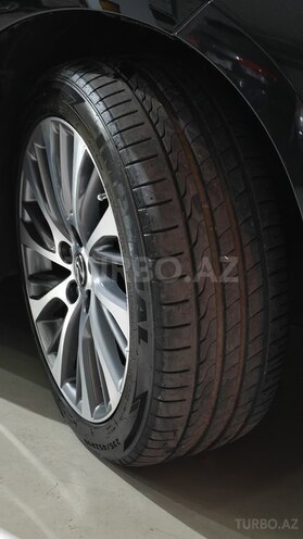 Lexus ES 300h-21