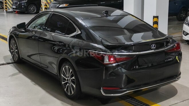 Lexus ES 300h-10