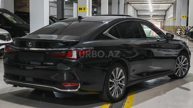 Lexus ES 300h-9