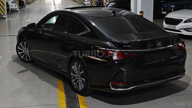 Lexus ES 300h-7