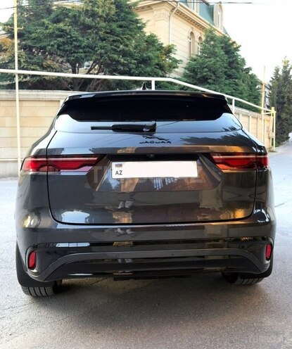 Jaguar F-Pace-5