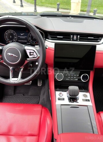 Jaguar F-Pace-10