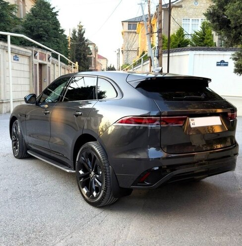 Jaguar F-Pace-4