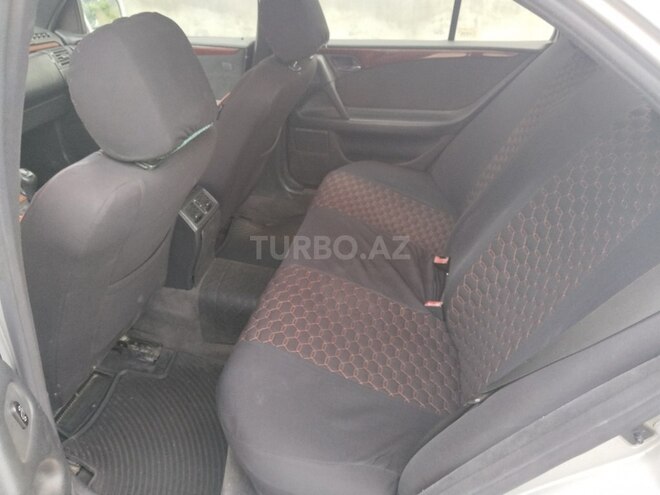 Mercedes E 200-6