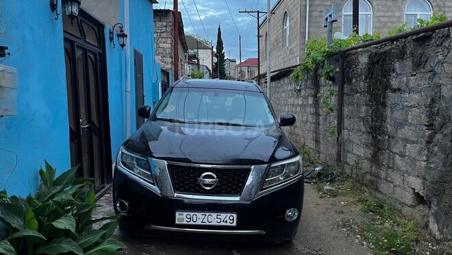 Nissan Pathfinder-1