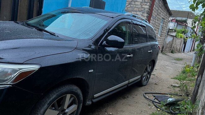 Nissan Pathfinder-8