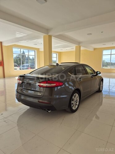 Ford Fusion (North America)-15