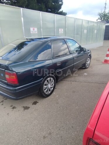 Opel Vectra-3