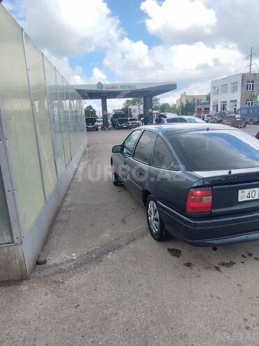 Opel Vectra-4