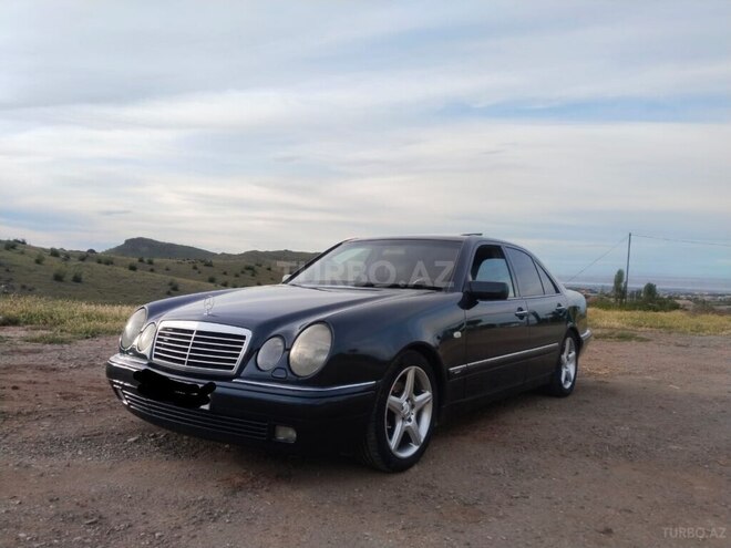 Mercedes E 240-3