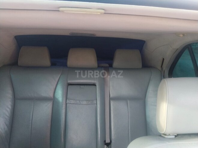 Mercedes E 240-10