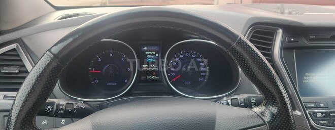 Hyundai Santa Fe-9