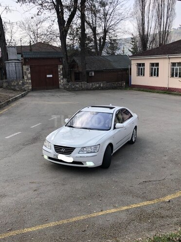 Hyundai Sonata-1