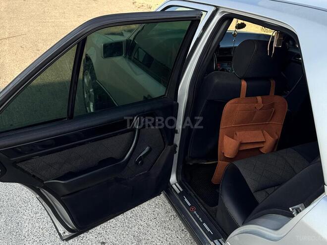 Mercedes 220 E-5