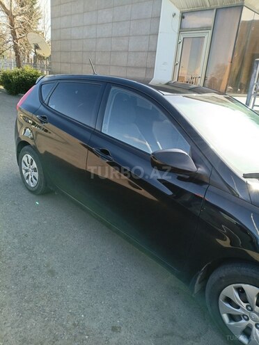 Hyundai Accent-5