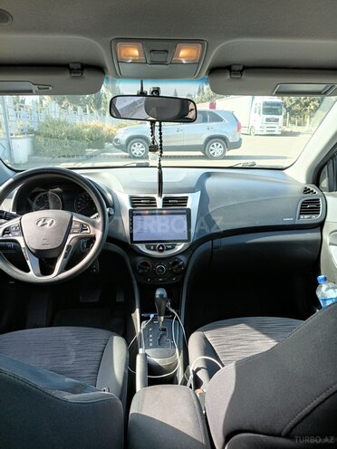 Hyundai Accent-3