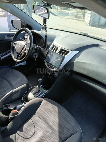 Hyundai Accent-8