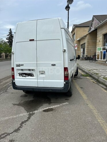 Ford Transit-3