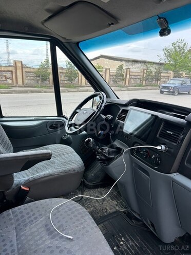 Ford Transit-2