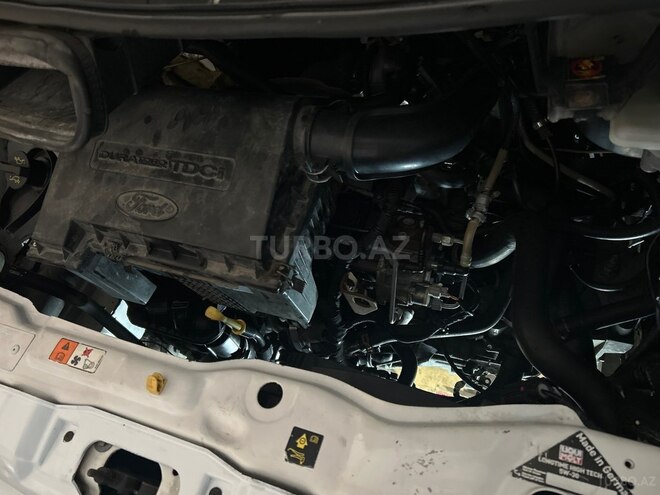 Ford Transit-6