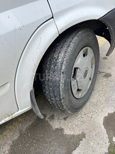 Ford Transit-5