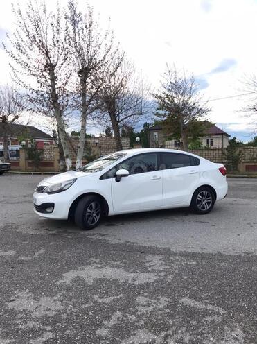 Kia Rio-5
