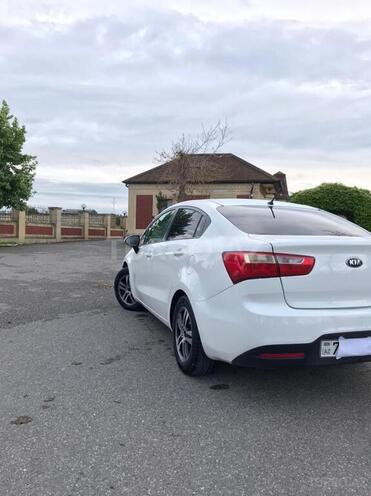 Kia Rio-12