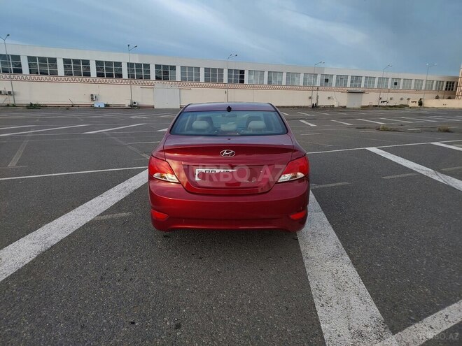 Hyundai Accent-10