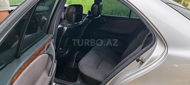 Mercedes E 220-9