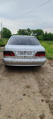 Mercedes E 220-6