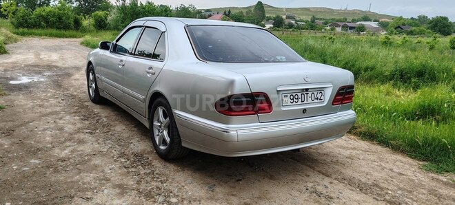 Mercedes E 220-5