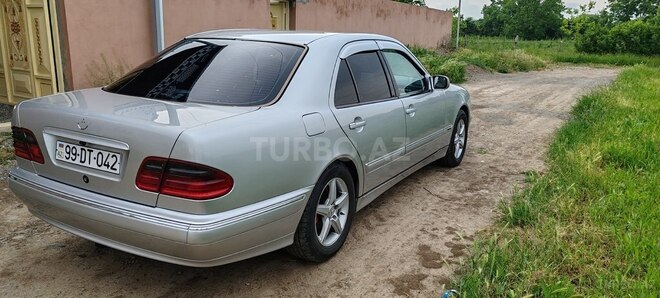 Mercedes E 220-4