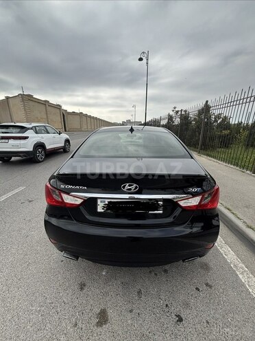 Hyundai Sonata-2