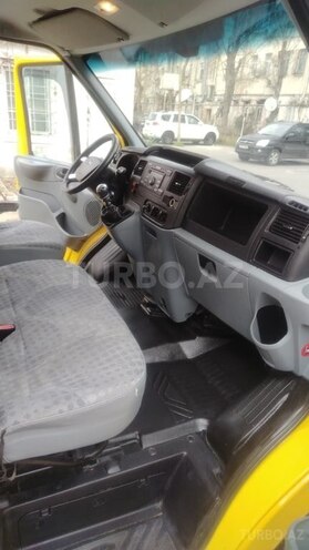 Ford Transit-4