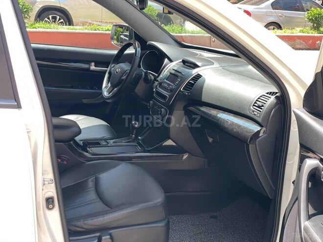Kia Sorento-14