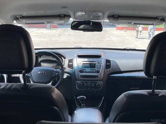 Kia Sorento-13