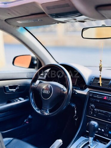 Audi A4-10