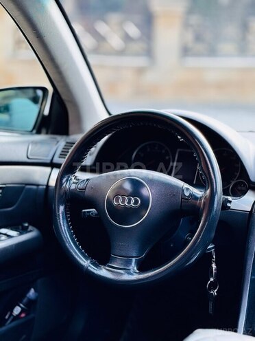 Audi A4-11