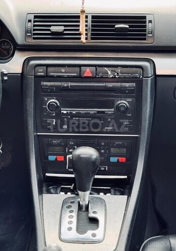 Audi A4-12