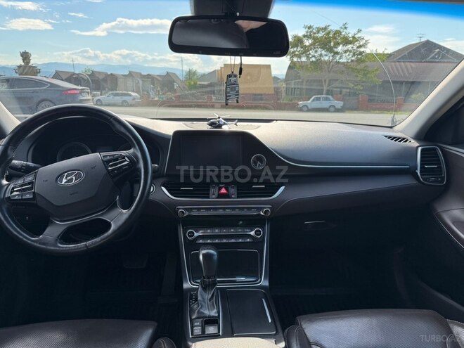 Hyundai Grandeur-4