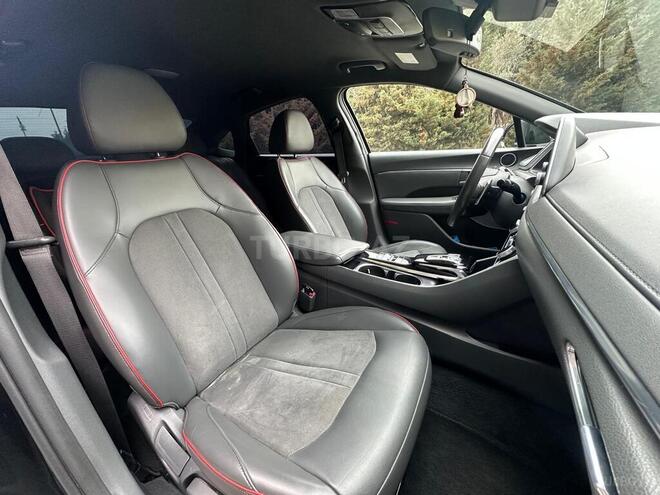 Hyundai Sonata-16