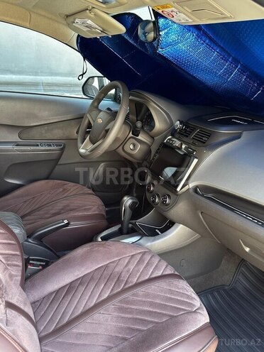 Chevrolet Cobalt-13