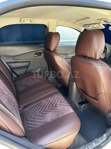Chevrolet Cobalt-12
