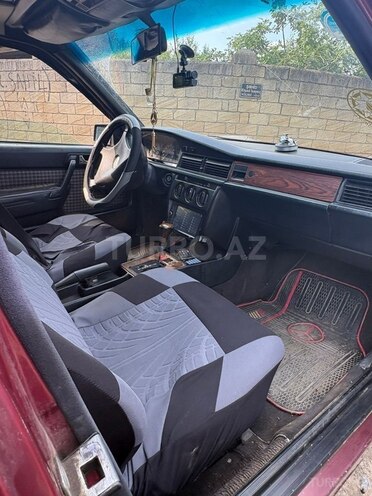 Mercedes 190-4