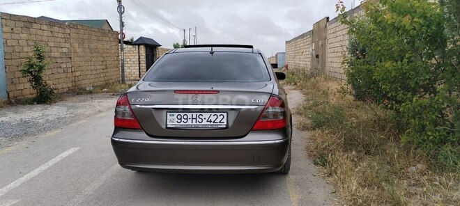 Mercedes E 220-3