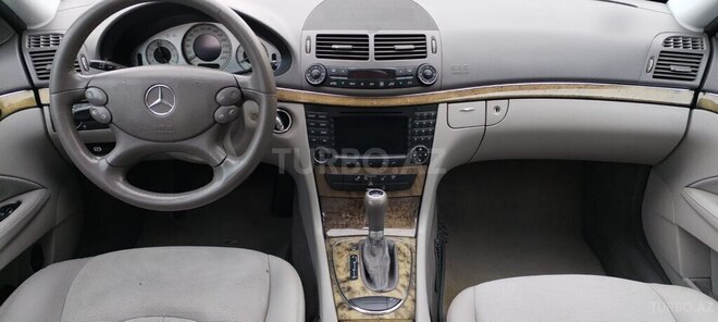 Mercedes E 220-4