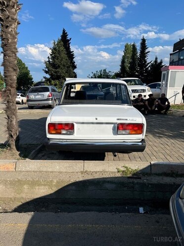 LADA (VAZ) 2107-2