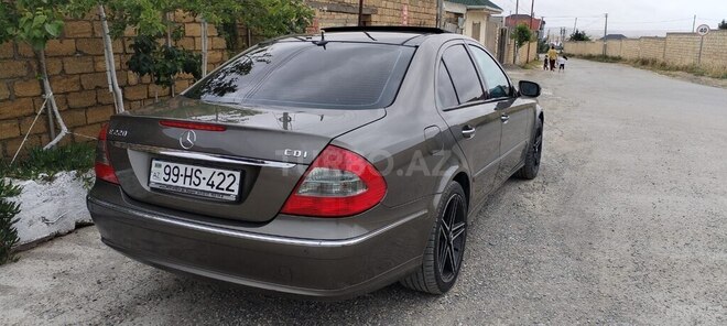 Mercedes E 220-10