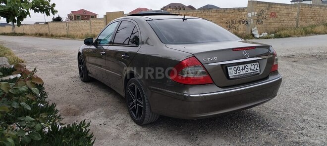 Mercedes E 220-8
