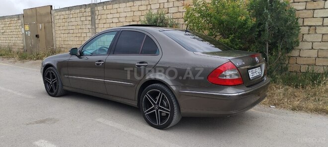 Mercedes E 220-13